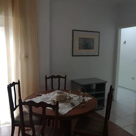 B&B Red Rose Prestige Arpaia